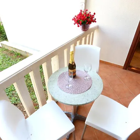 Vlado Apartment Podstrana