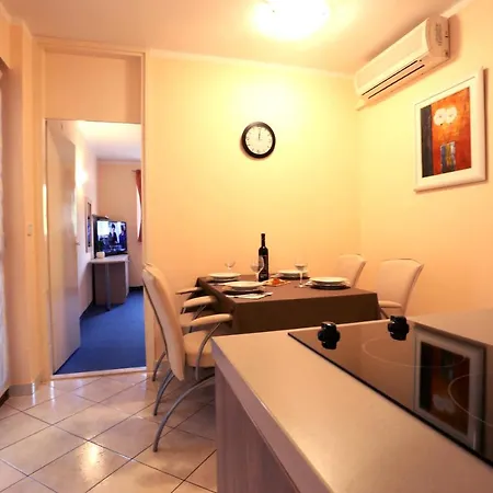 Apartment Vlado Podstrana